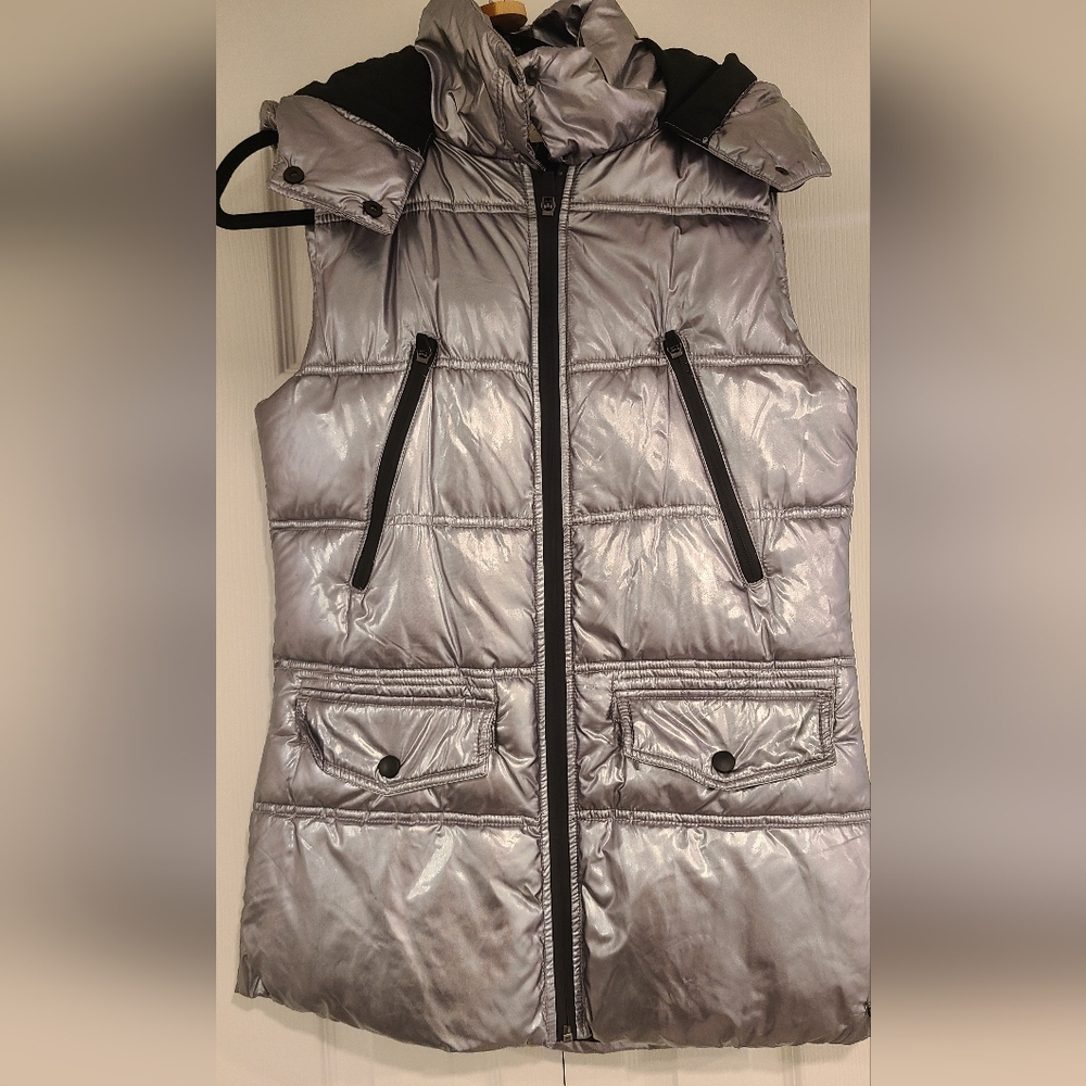 Betsy Johnson performance vest